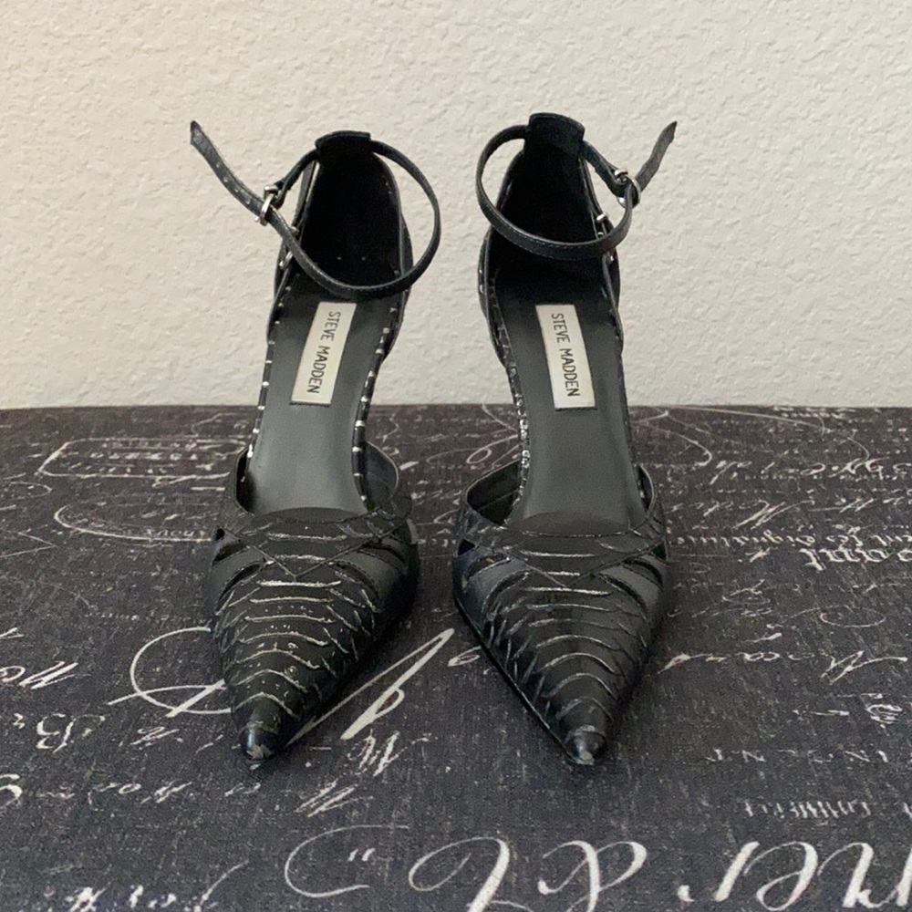 Steve Madden snake skin heels